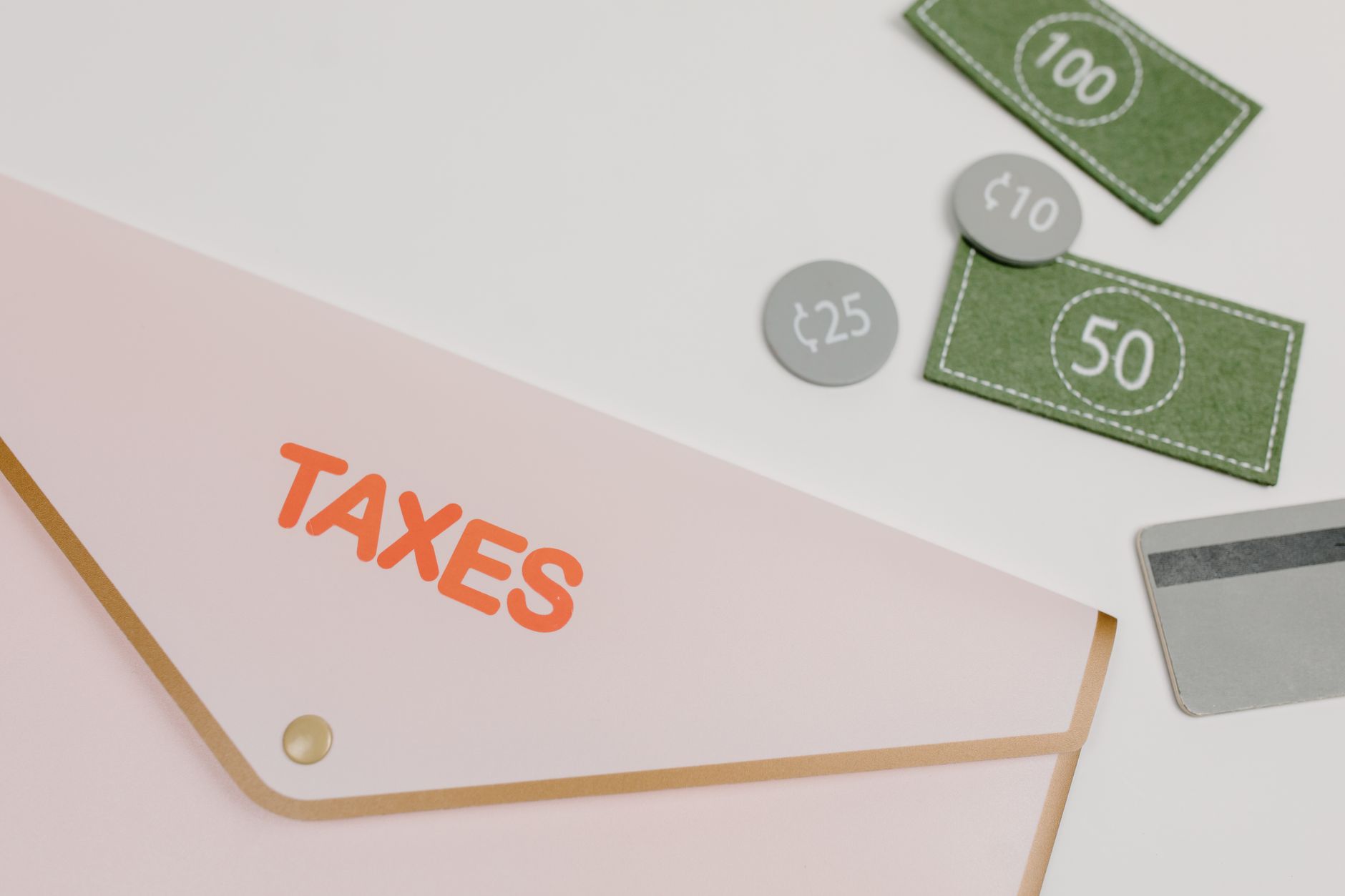Navigating Tax Credits: Unlock Benefits for Individuals & Small Businesses